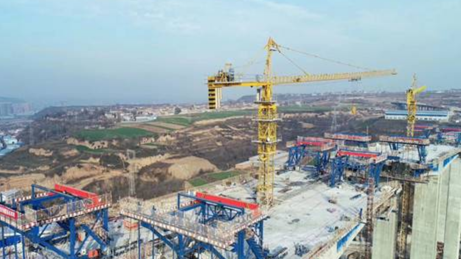 中铁二十四局徐州市外环上跨陇海铁路立交桥过跨架桥机施工工艺-艺源动画制作